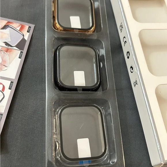 Apple Watch Case with Screen Protector - Picture 2 of 2